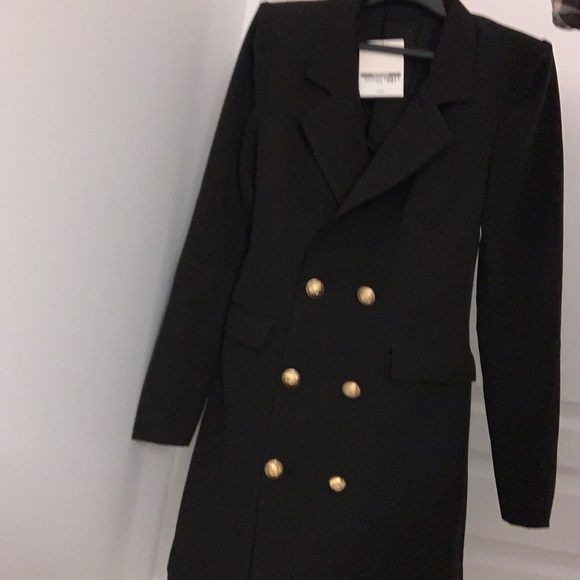 Black Lace Back Blazer Dress by BLITHE from CARTEBLANCHESHOP - Picture 3 of 4